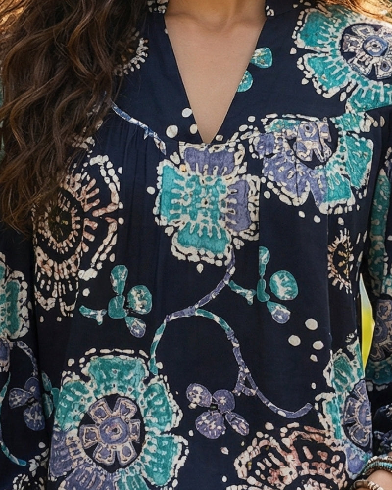 Noemi black foil bloom top