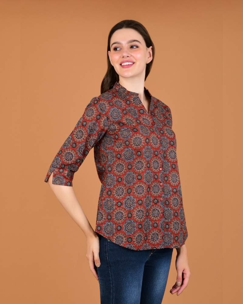 Maroon mandala groove shirt